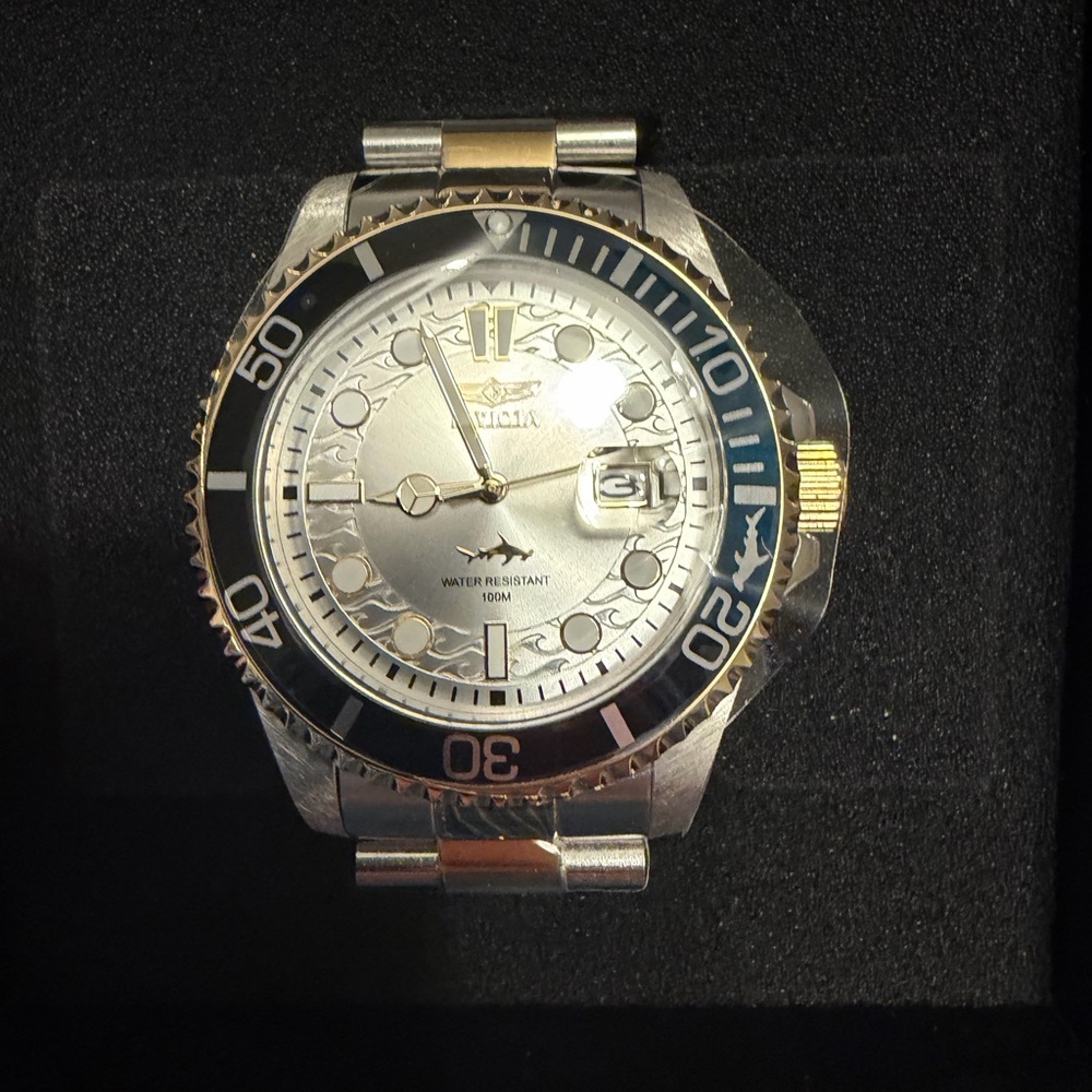 Invicta Two-Tone Gold and Silver Men's Dive Watch with Black Dial. 43mm